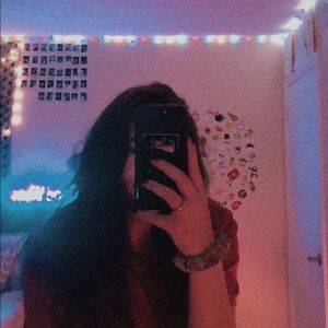 Meet your Posher, Chloe